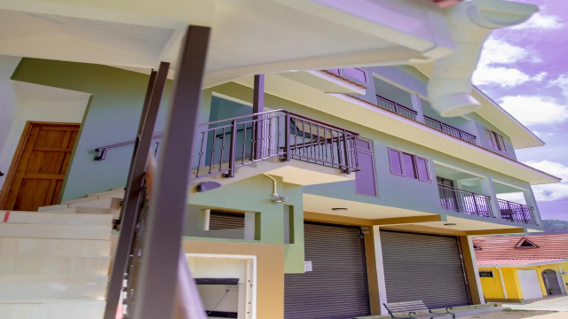 Spacious Apartment With Sea View Au Cap 124 M² 0*,  Seychely